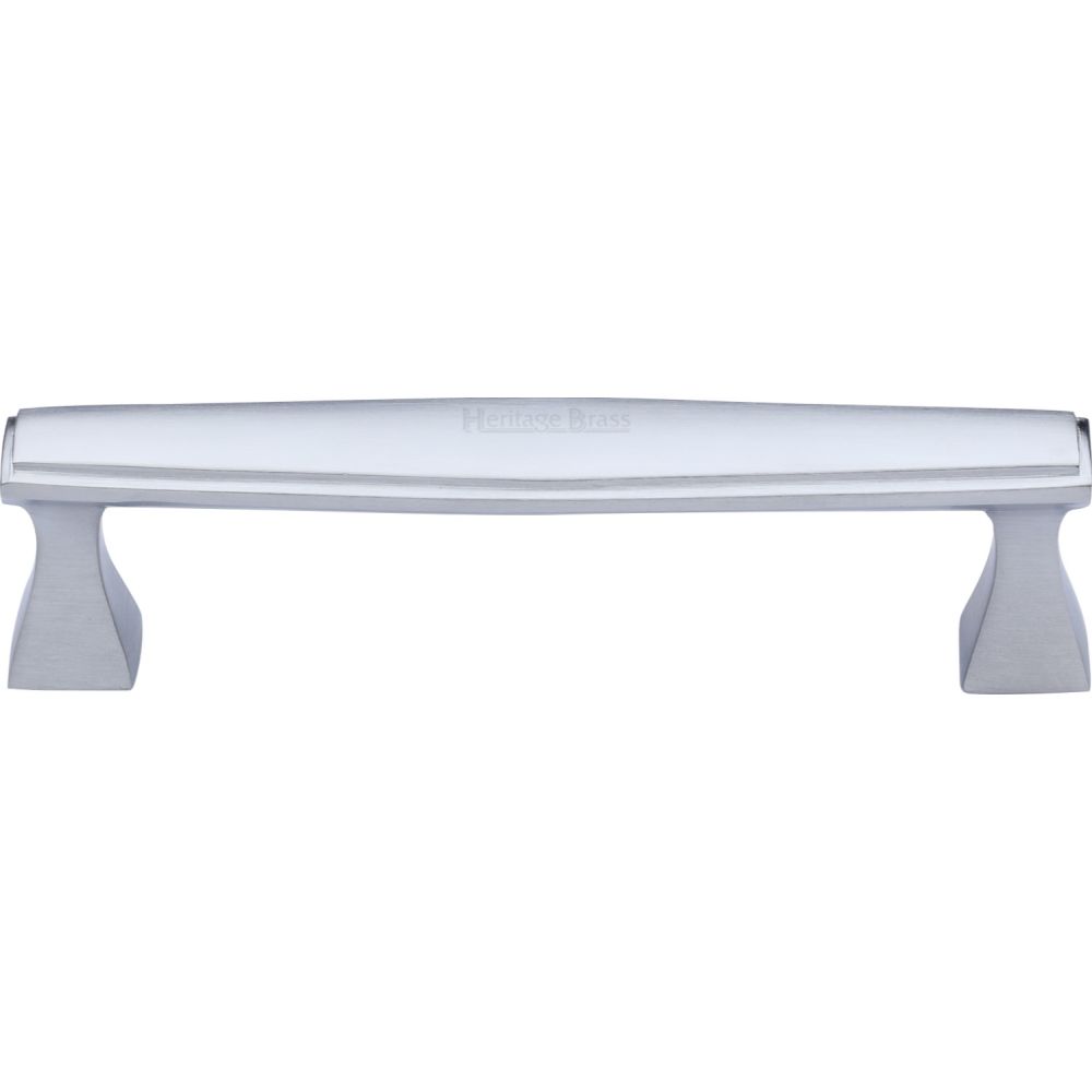 This is an image of a Heritage Brass - Cabinet Pull Deco Design 128mm CTC Satin Chrome Finish, c0334-128-sc that is available to order from T.H Wiggans Ironmongery in Kendal.