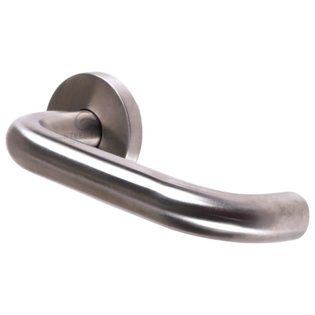 This is an image of a Steel Line Door Handle Lever Latch on Round Rose Tubular Design Satin Stainless Steel finish, pr-us01-ss that is available to order from T.H Wiggans Ironmongery in Kendal.