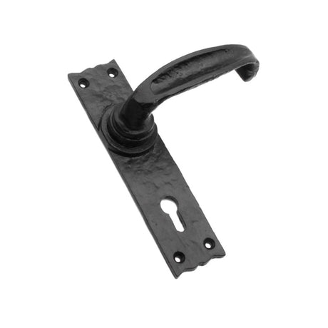 This is an image of Spira Brass - Isabella Lever Handle Matt Black available to order from T.H Wiggans Architectural Ironmongery in Kendal, quick delivery and discounted prices.