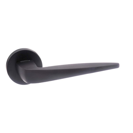 This is an image of Forme Foglia Designer Lever on Minimal Round Rose - Matt Black available to order from T.H Wiggans Architectural Ironmongery in Kendal, quick delivery and discounted prices.