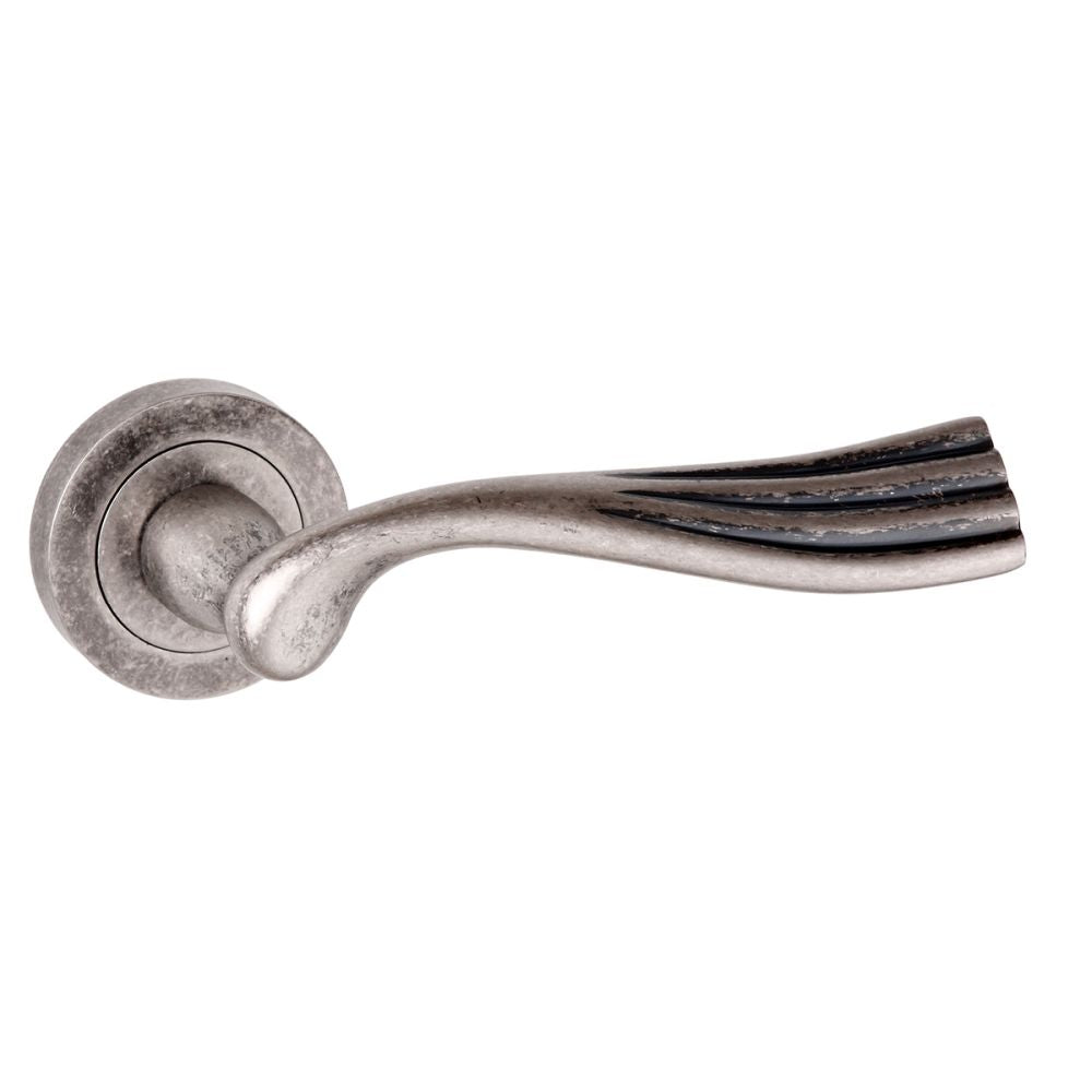 This is an image of Old English Richmond Lever on Round Rose - Distressed Silver available to order from T.H Wiggans Architectural Ironmongery in Kendal, quick delivery and discounted prices.