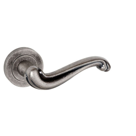 This is an image of Old English Colchester Lever on Round Rose - Distressed Silver available to order from T.H Wiggans Architectural Ironmongery in Kendal, quick delivery and discounted prices.