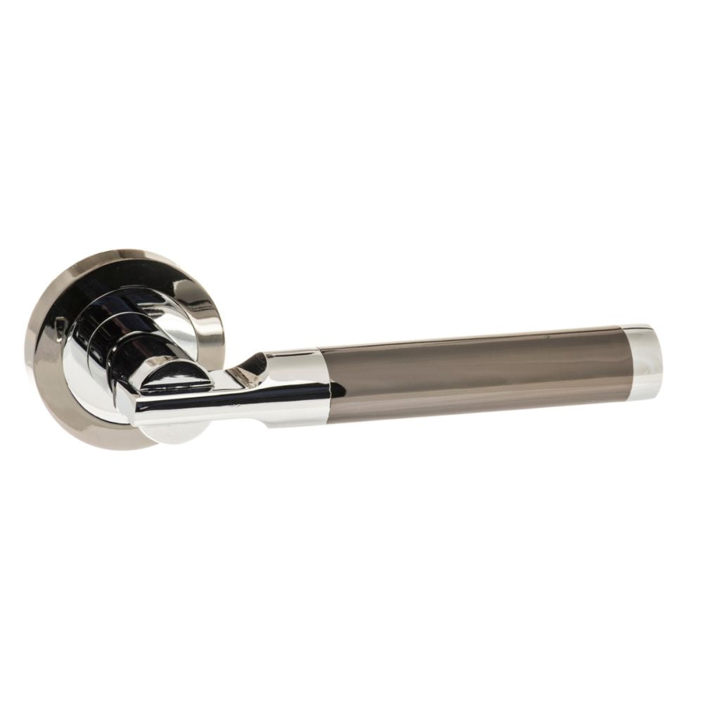 This is an image of STATUS Dakota Lever on Round Rose - Black Nickel/Polished Chrome available to order from T.H Wiggans Architectural Ironmongery in Kendal, quick delivery and discounted prices.