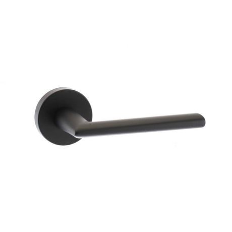 This is an image of STATUS Georgia Lever on Round Rose - Matt Black available to order from T.H Wiggans Architectural Ironmongery in Kendal, quick delivery and discounted prices.