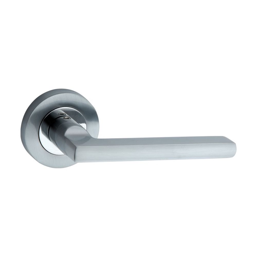 This is an image of Spira Brass - Drox Lever Door Handle Dual Tone available to order from T.H Wiggans Architectural Ironmongery in Kendal, quick delivery and discounted prices.