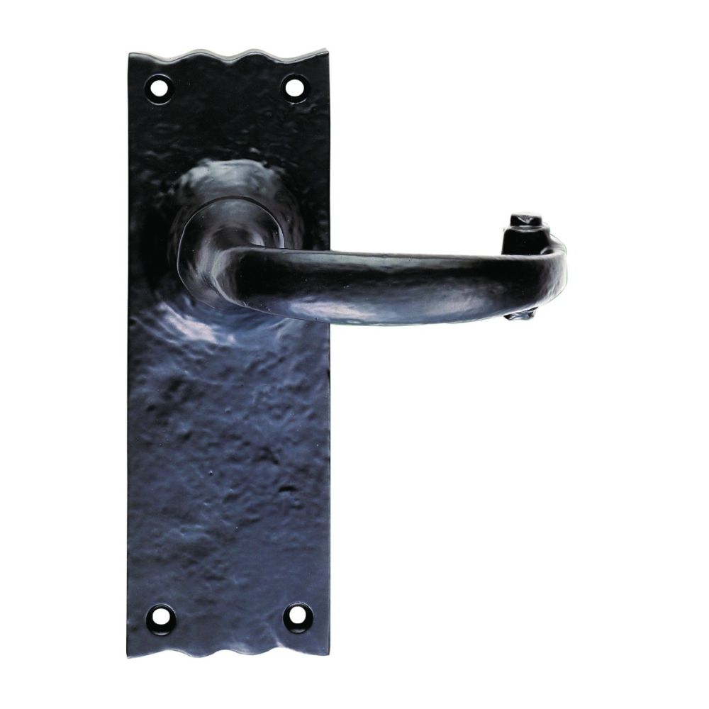 This is an image of Ludlow - Traditional Lever on Latch Backplate - Black Antique available to order from T.H Wiggans Architectural Ironmongery in Kendal, quick delivery and discounted prices.