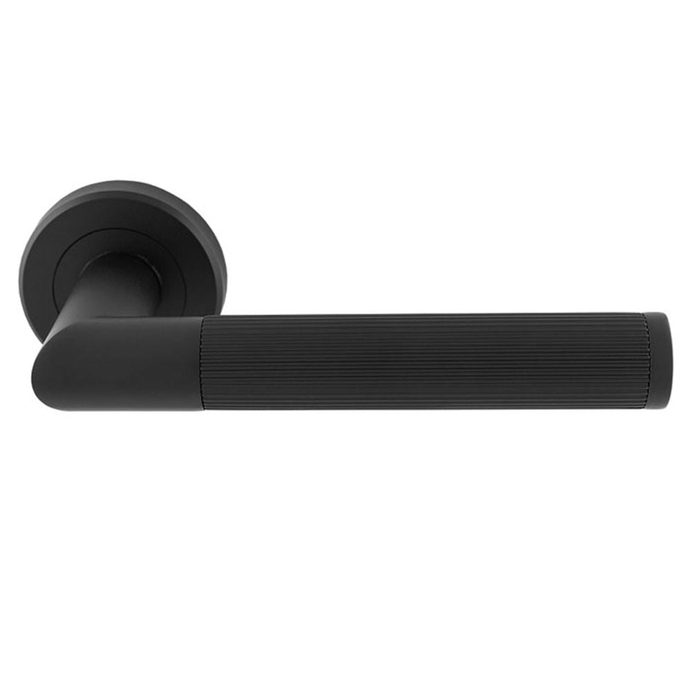 This is an image of Serozzetta - Trend Lines Lever On rose - Matt Black available to order from T.H Wiggans Architectural Ironmongery in Kendal, quick delivery and discounted prices.