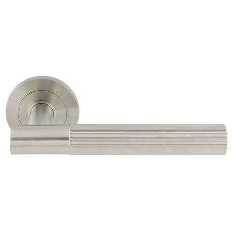 This image shows Eurospec - ARROW LEVER ON SPRUNG SCREW-ON ROUND ROSE - SSS - swl1172sss available from T.H. Wiggans Ironmongery in Kendal.