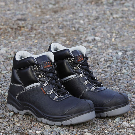 This is an image of Work Site - Black All Terrain Safety Boot SS609SM 12 available to order from T.H Wiggans Architectural Ironmongery in Kendal, quick delivery and discounted prices.