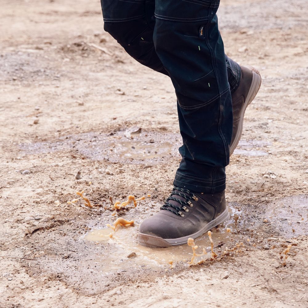 This is an image of Apache - Brown Leather Waterproof Safety Boot - XTS Outsole Moose Jaw Brown 13 available to order from T.H Wiggans Architectural Ironmongery in Kendal, quick delivery and discounted prices.