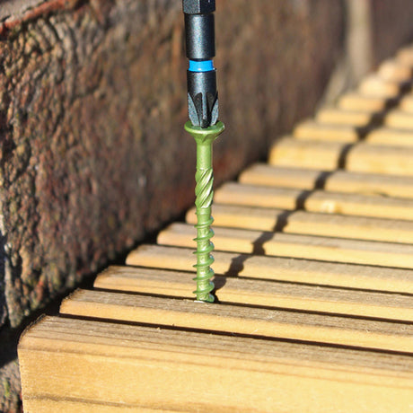 This is an image showing TIMCO Decking Screws - PZ - Double Countersunk - Exterior - Green - 4.5 x 50 - 200 Pieces Box available from T.H Wiggans Ironmongery in Kendal, quick delivery at discounted prices.