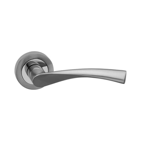 This is an image of Spira Brass - Mercury Lever Door Handle Dual Tone available to order from T.H Wiggans Architectural Ironmongery in Kendal, quick delivery and discounted prices.