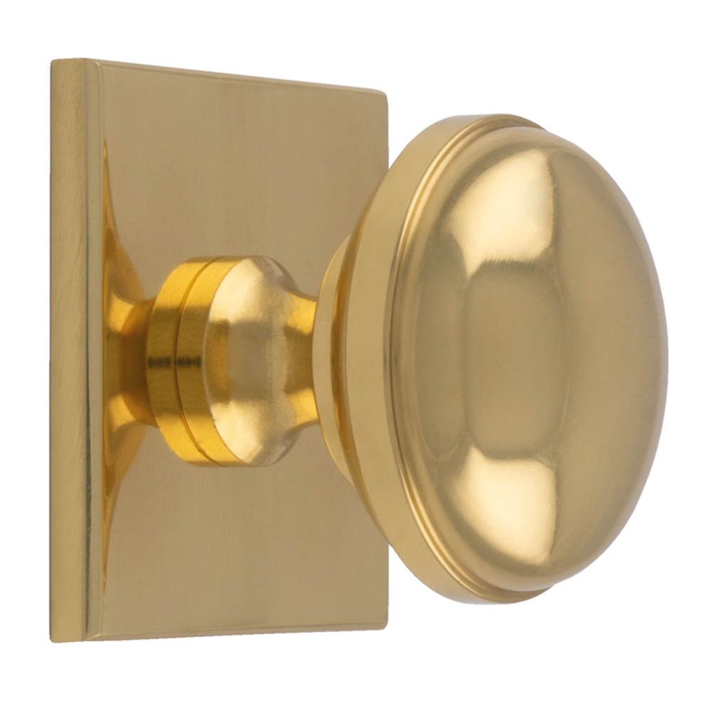 This is an image of a Carlisle Brass - Warwick Cupboard Knob on Backplate that is availble to order from T.H Wiggans Architectural Ironmongery in Kendal in Kendal.